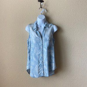 Cloth & Stone Blue Chambray Sleeveless Blouse Top Small Palm Tree Leaves Print